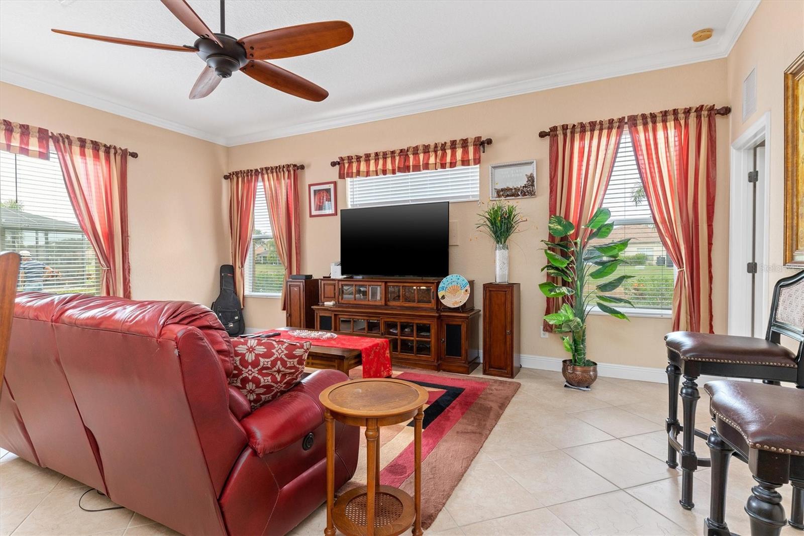 5352 LAYTON DR