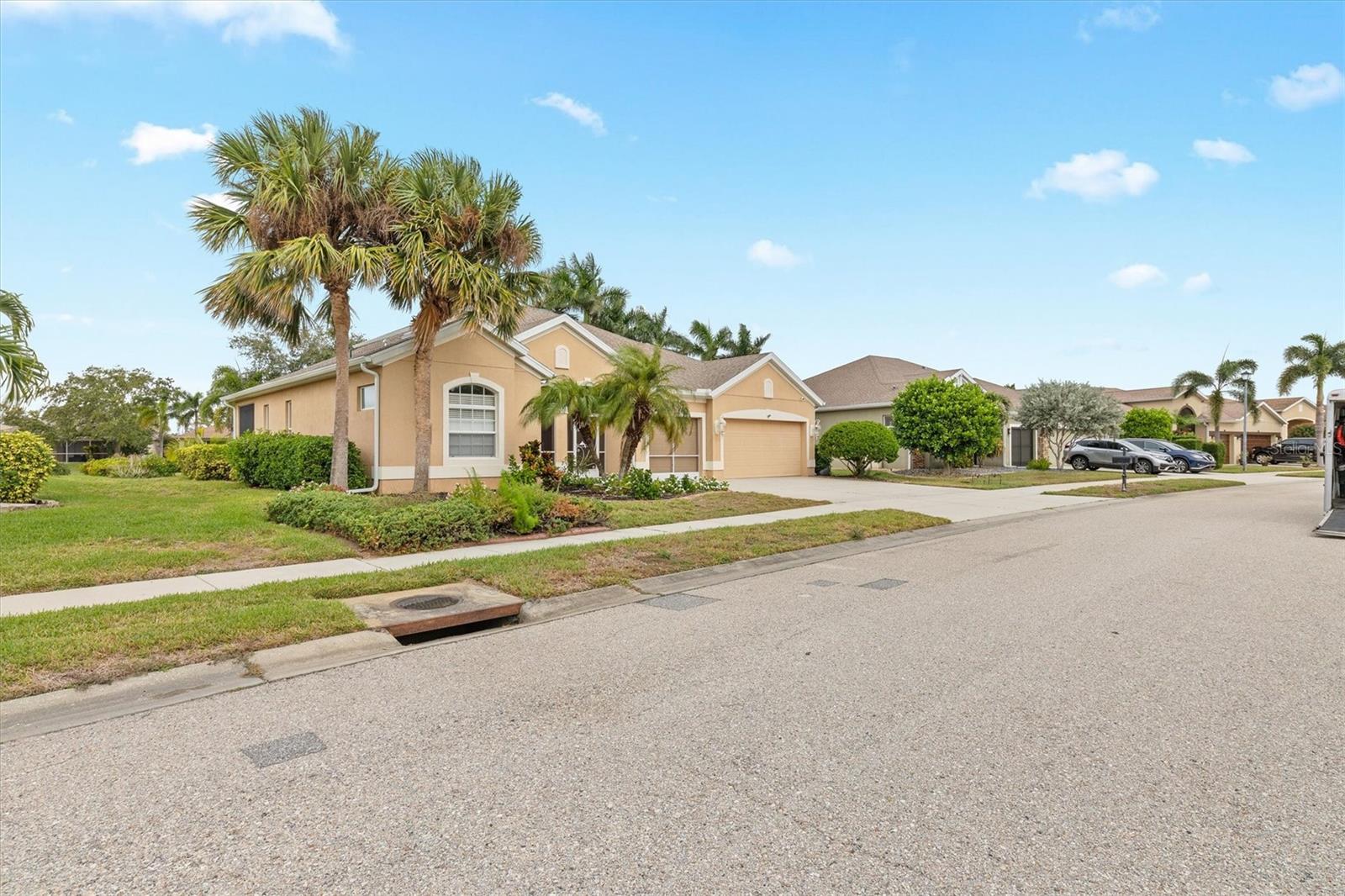 5352 LAYTON DR
