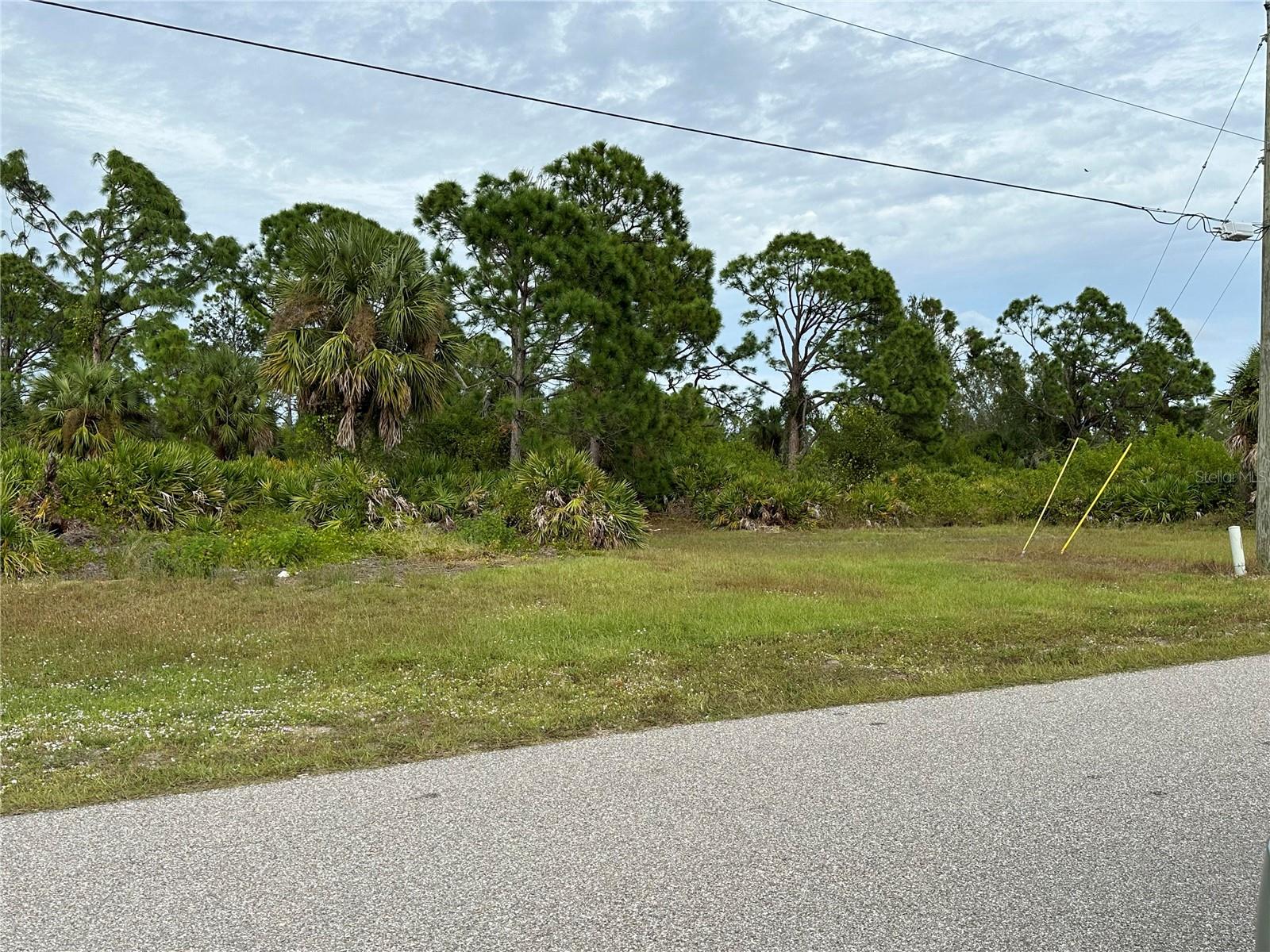 214 BAYTREE DR
