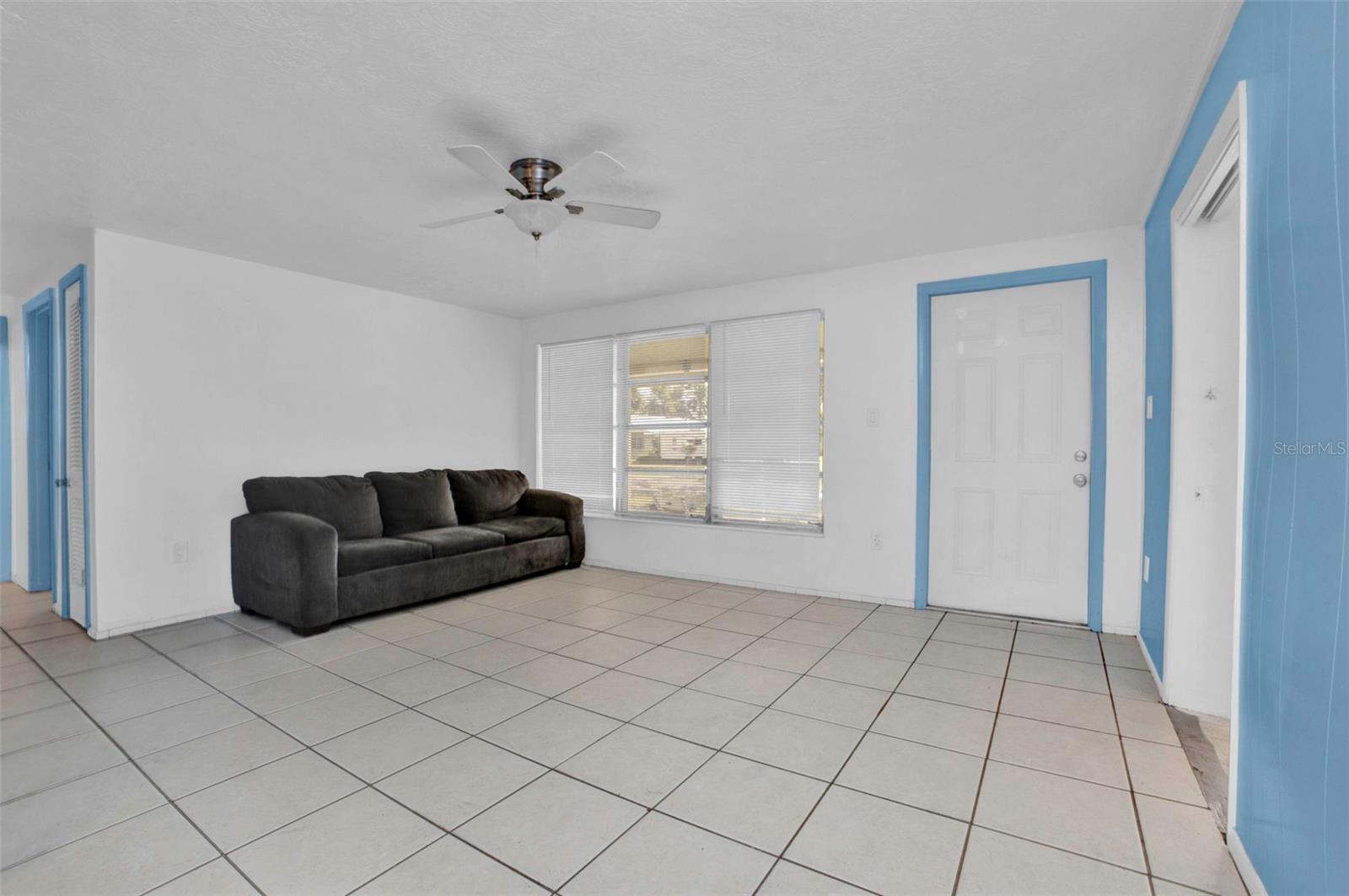 1738 BANANA ST S