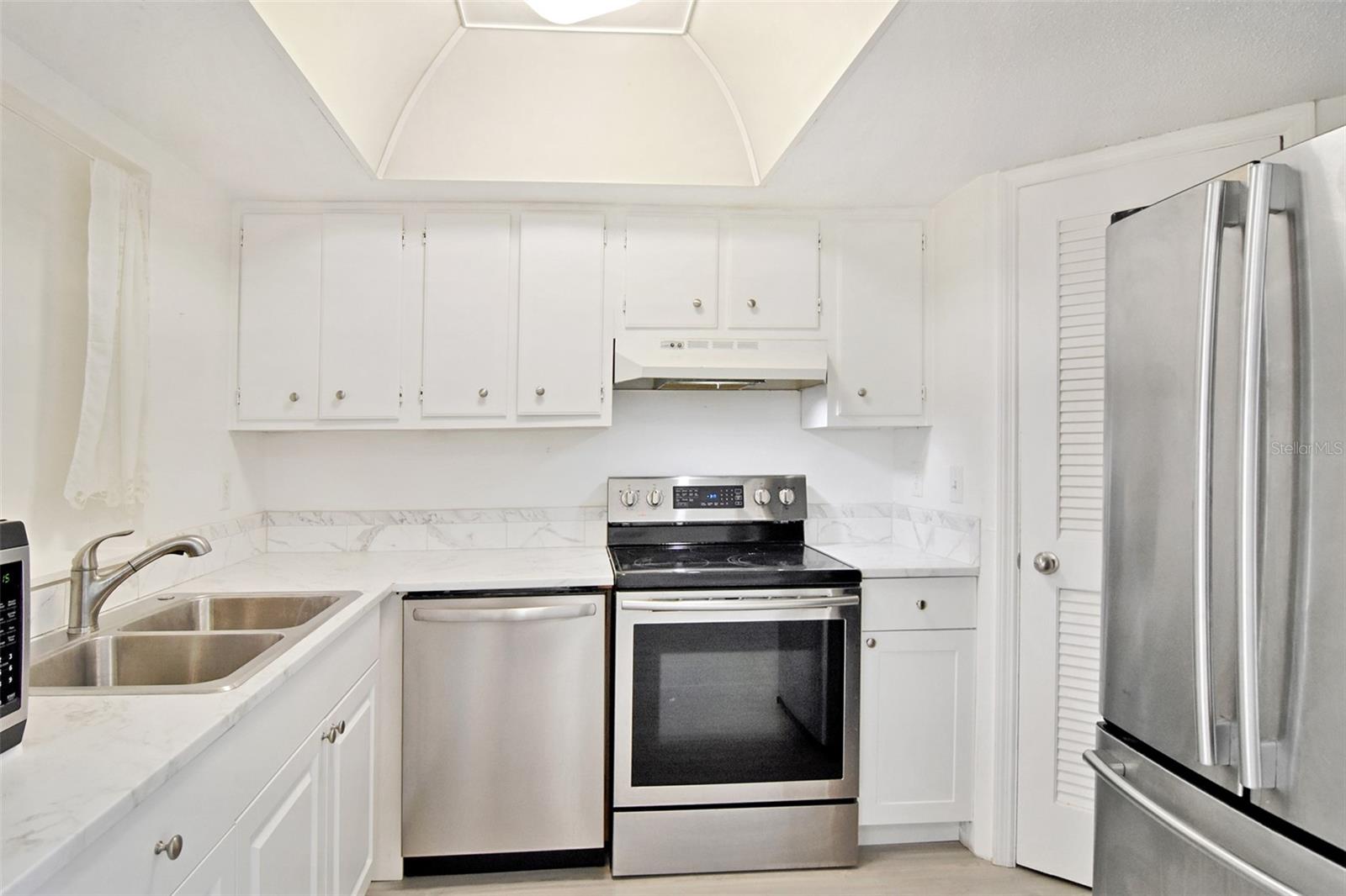 4158 TAMIAMI TRL #T7, #T7