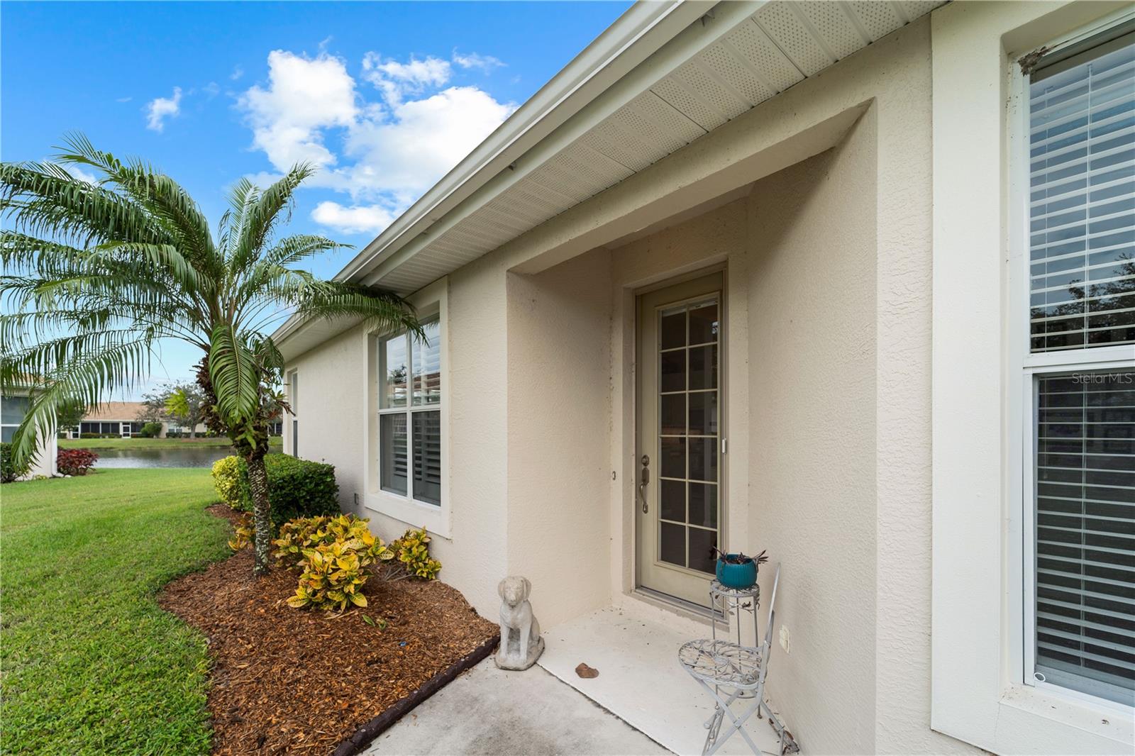 2423 MAGNOLIA CIR