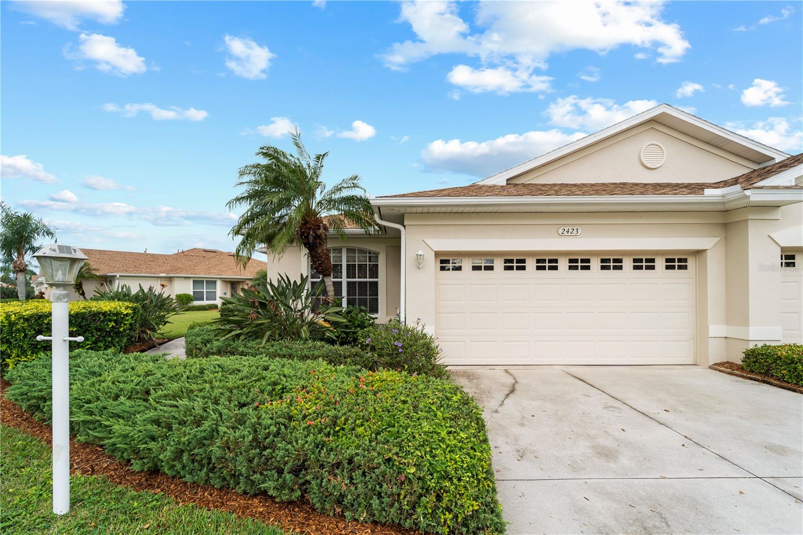 2423 MAGNOLIA CIR