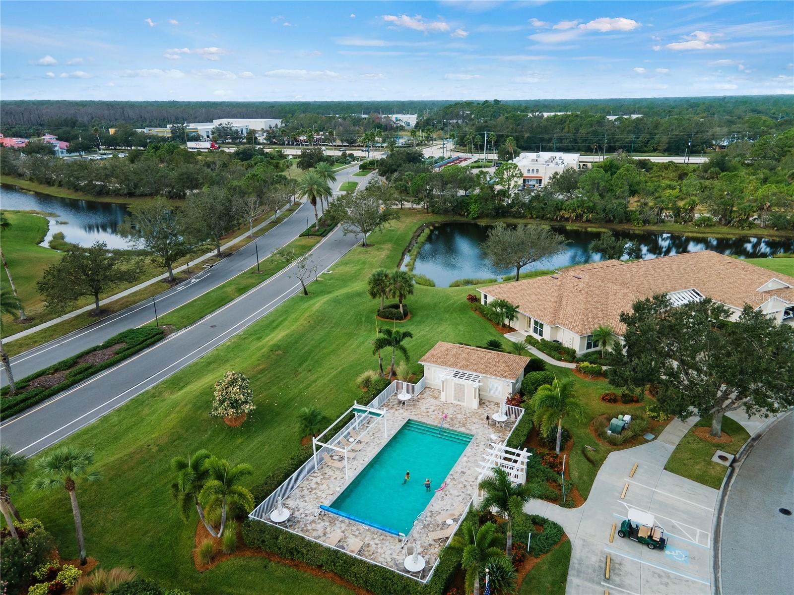 2423 MAGNOLIA CIR