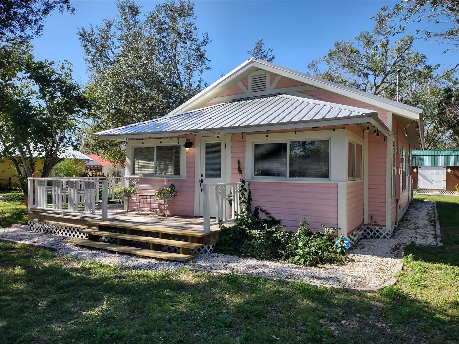 218 S HERNANDO AVE
