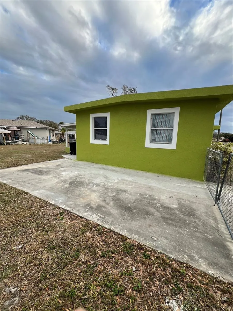 12 GLENDORA AVE