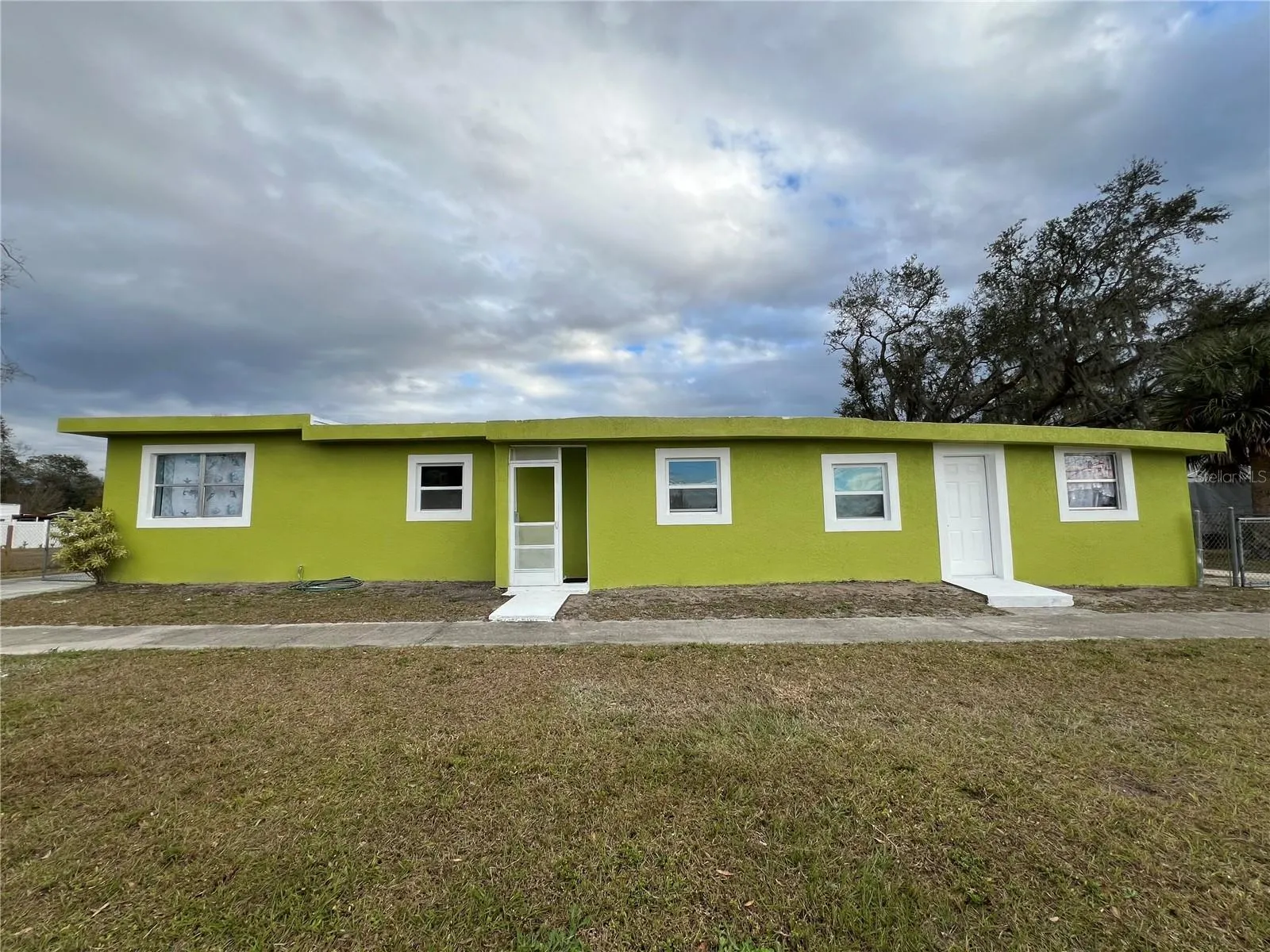 12 GLENDORA AVE