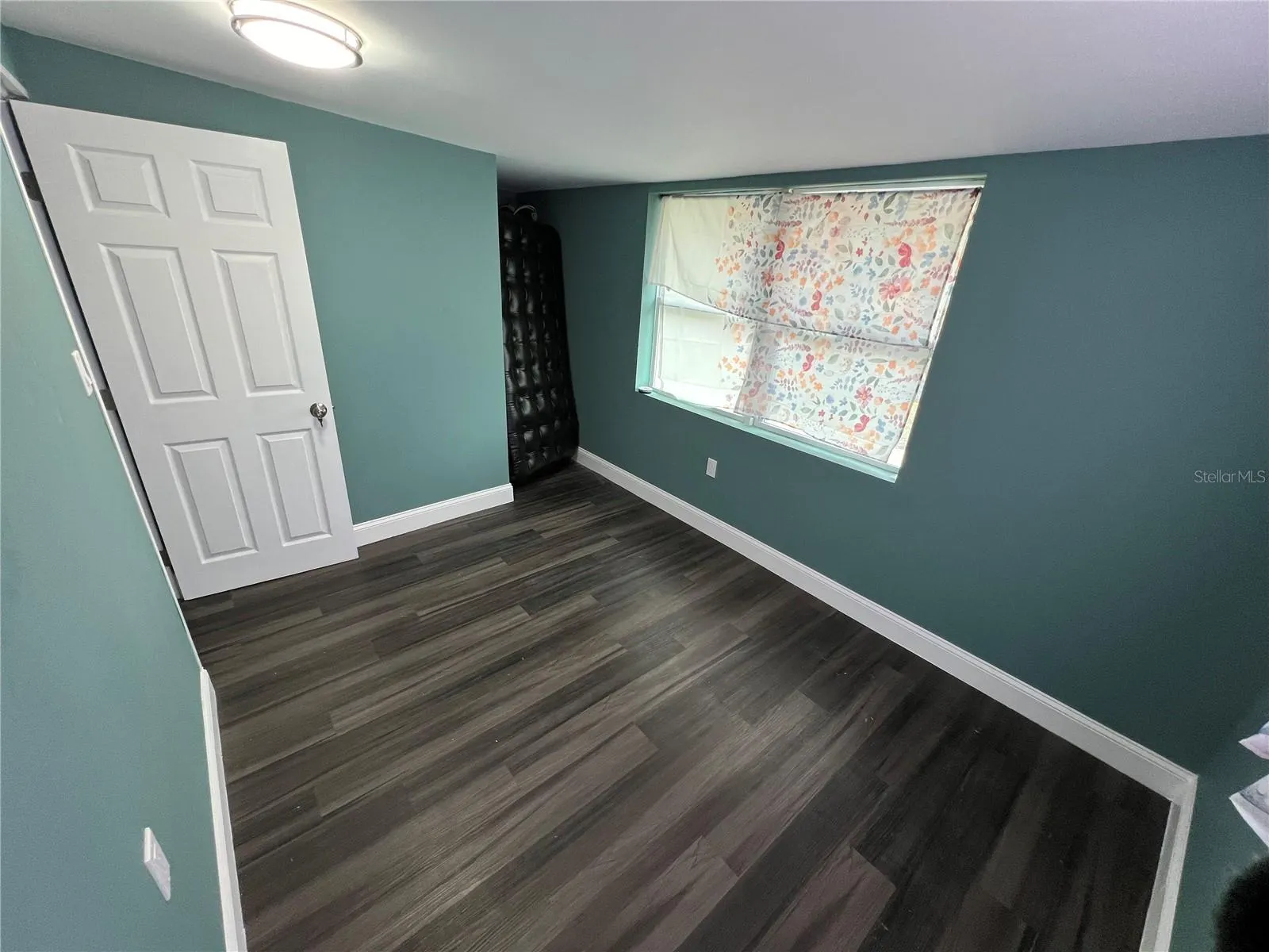 12 GLENDORA AVE