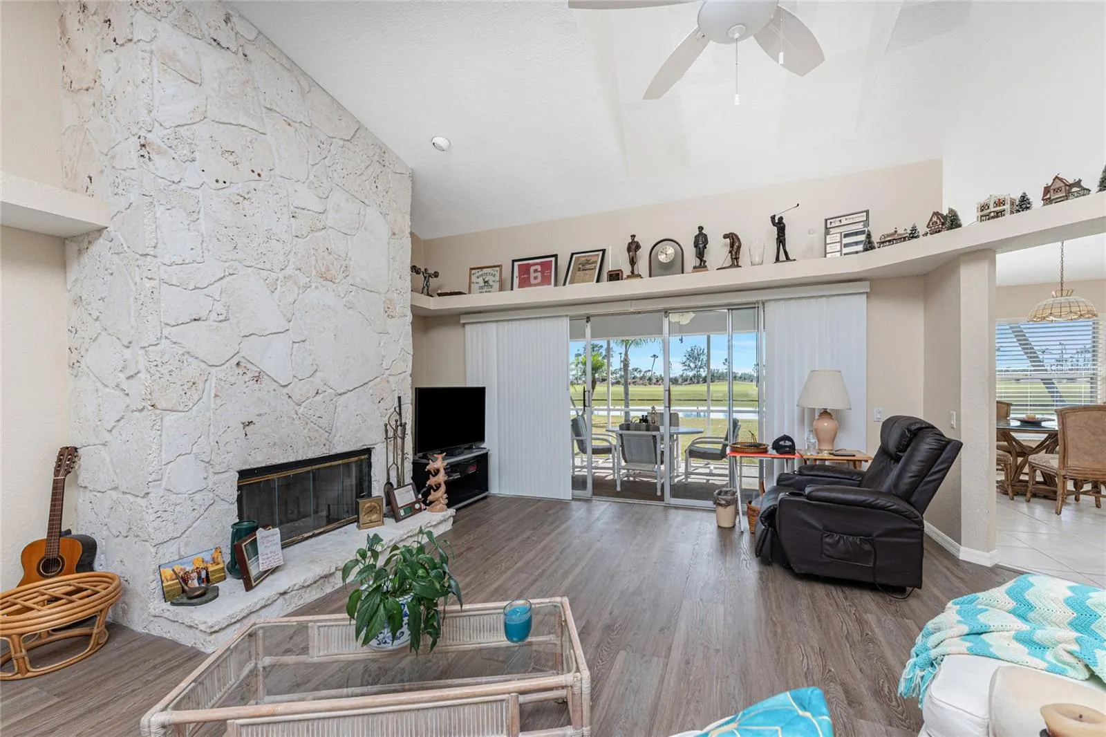 11951 SW KINGSWAY CIR
