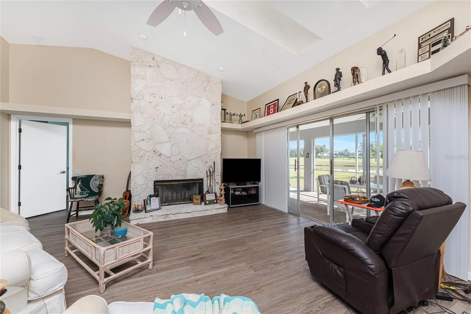 11951 SW KINGSWAY CIR