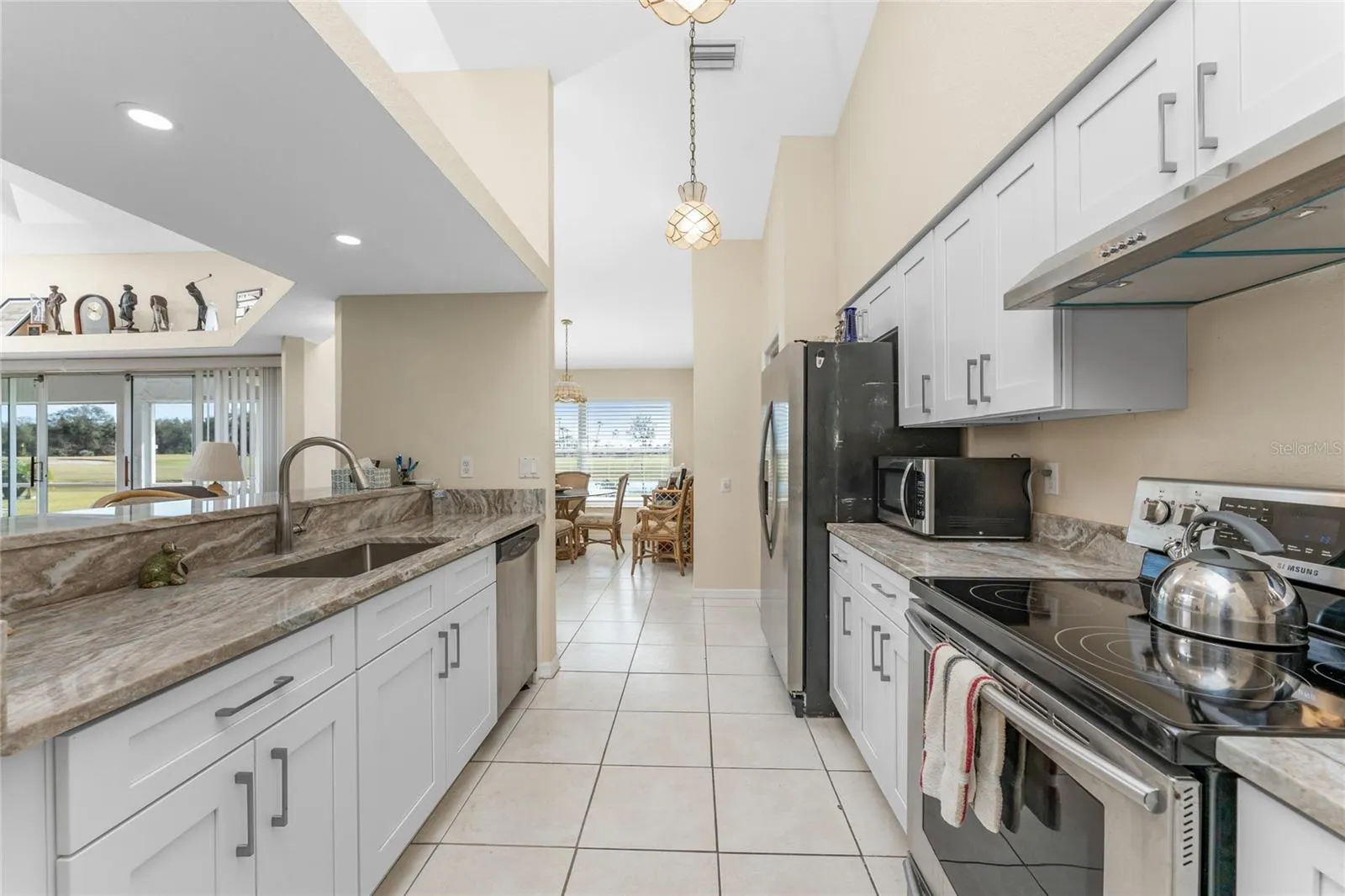 11951 SW KINGSWAY CIR