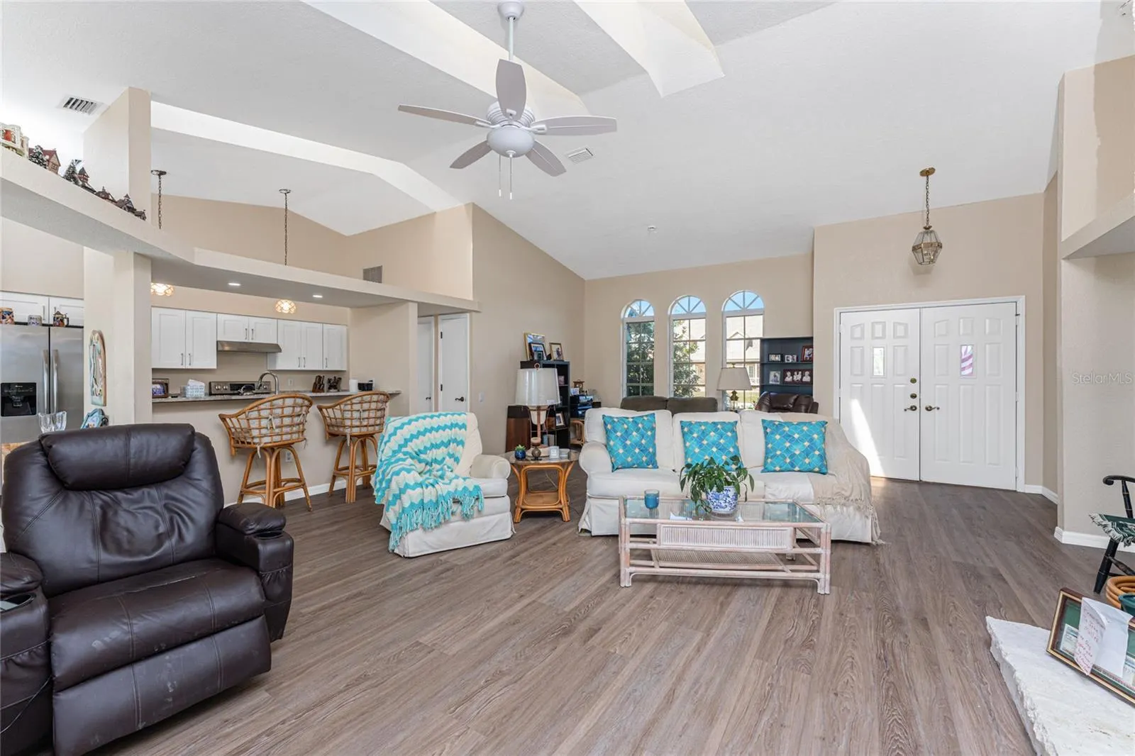 11951 SW KINGSWAY CIR