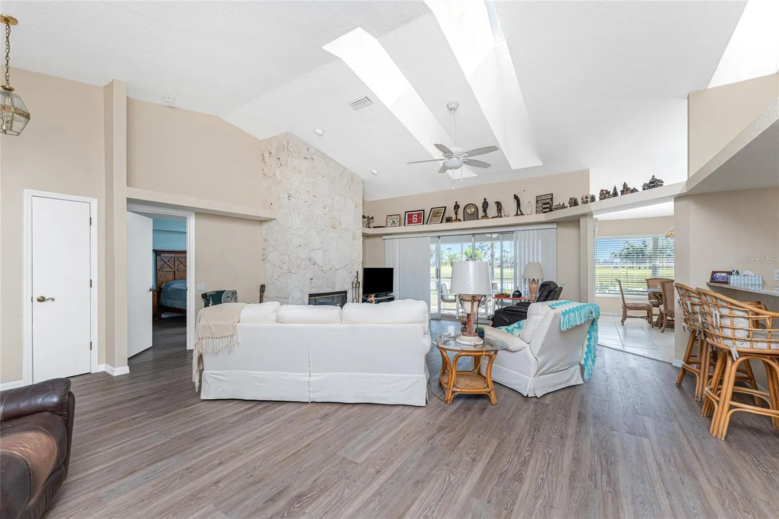 11951 SW KINGSWAY CIR