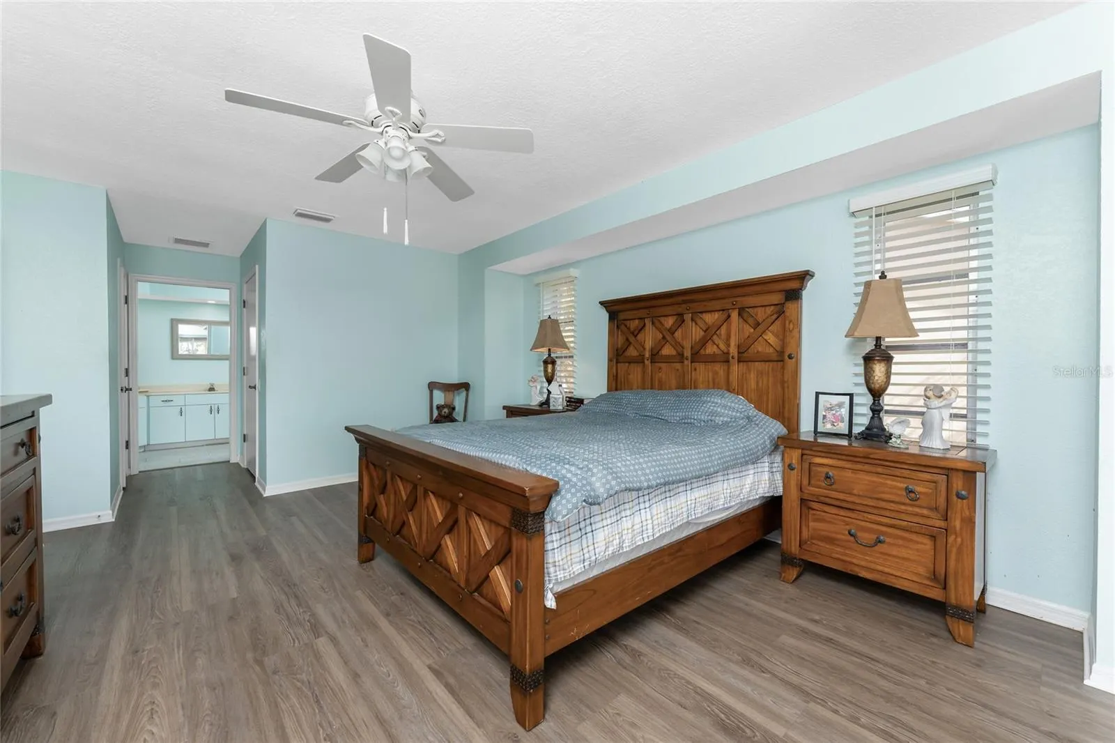 11951 SW KINGSWAY CIR