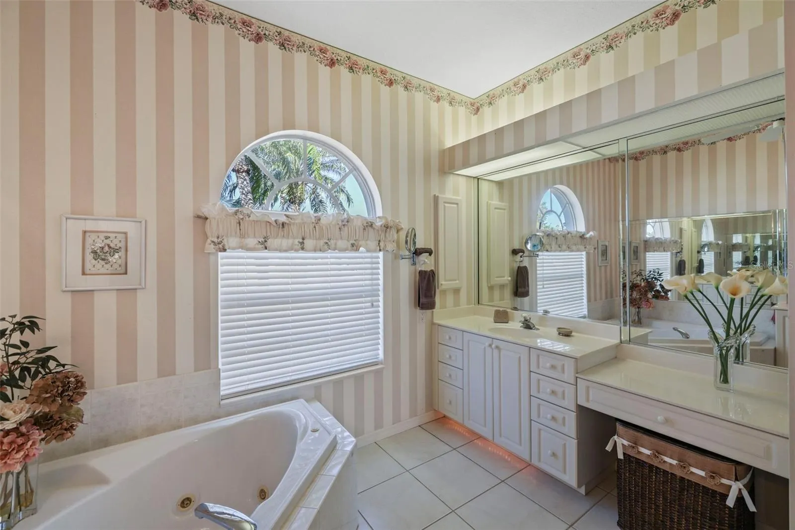 12991 SW KINGSWAY CIR