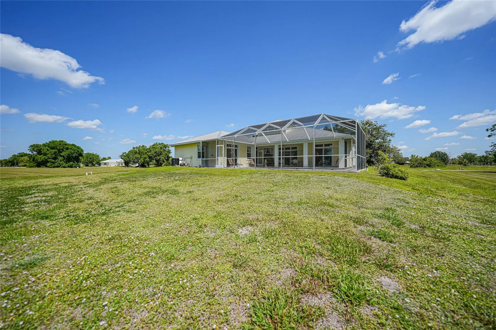 8069 SW AVIARY RD