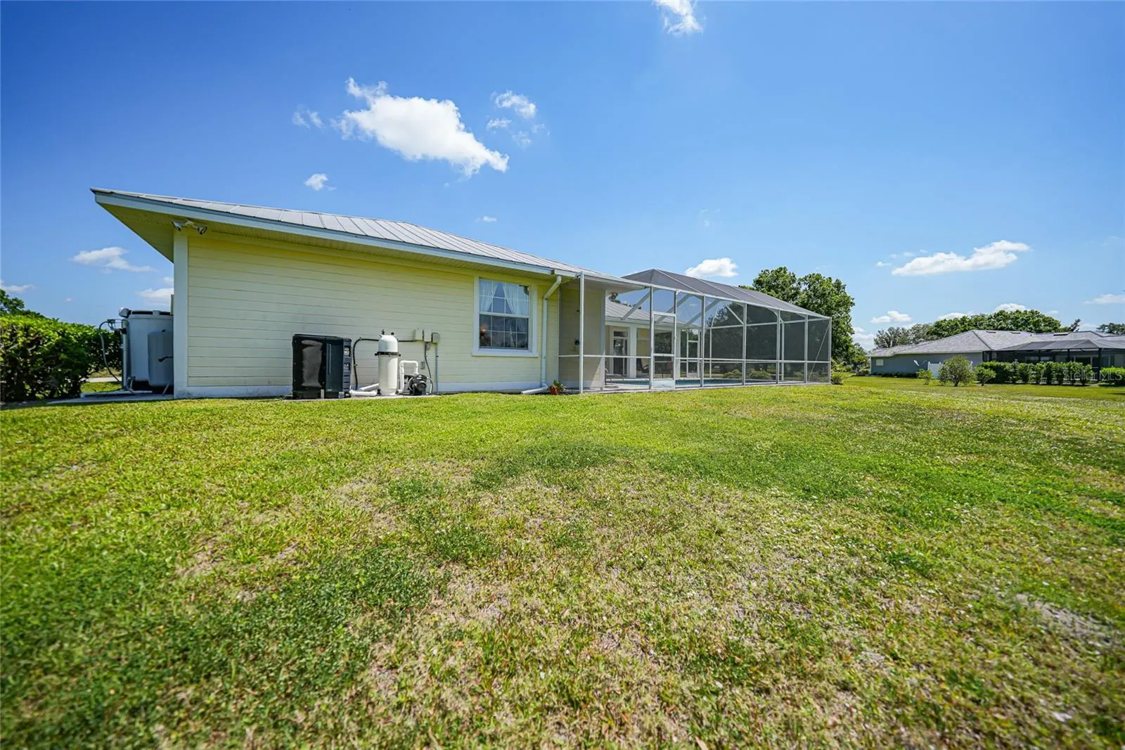 8069 SW AVIARY RD