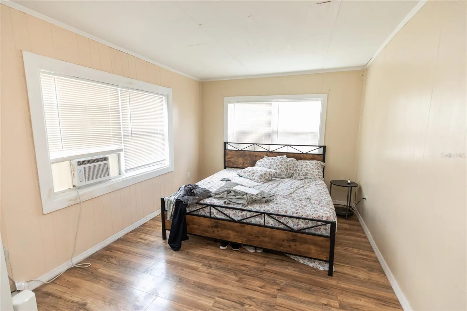 114 N DADE AVE