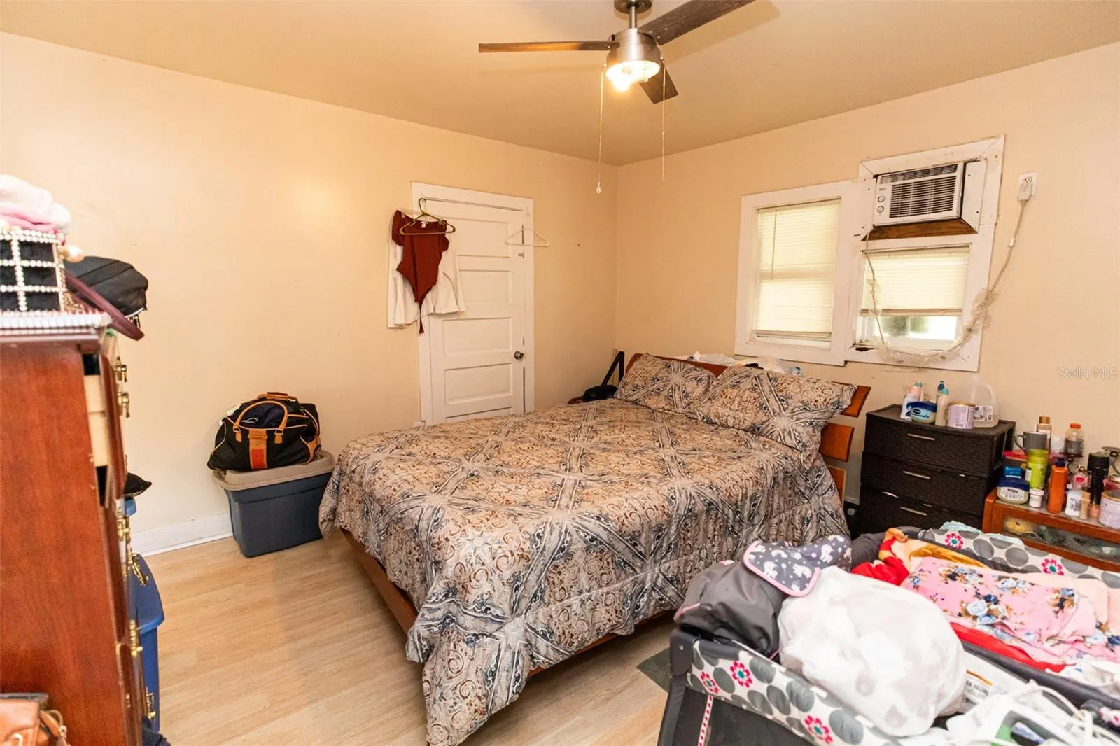 114 N DADE AVE