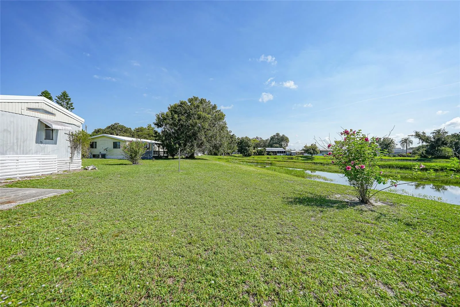 1298 SE LAKE RD