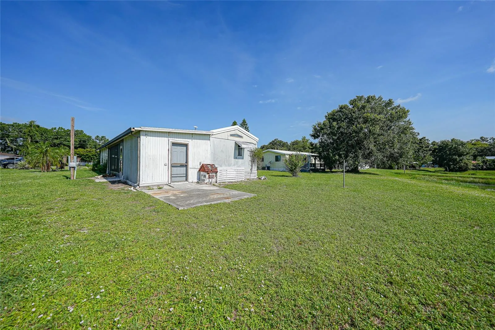 1298 SE LAKE RD