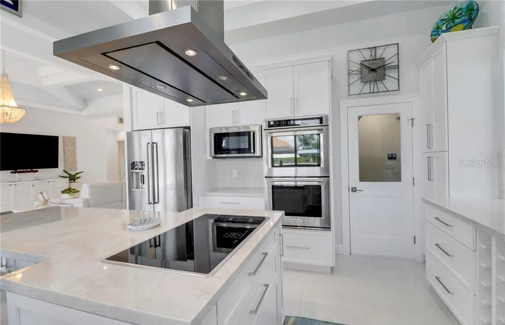 1070 DANA CT