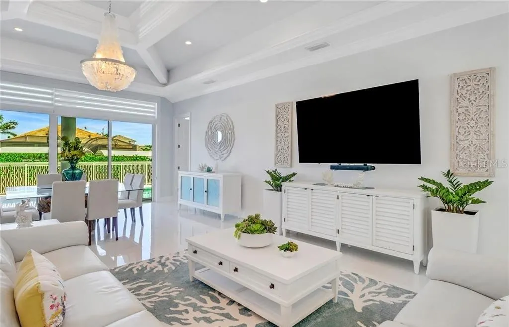 1070 DANA CT