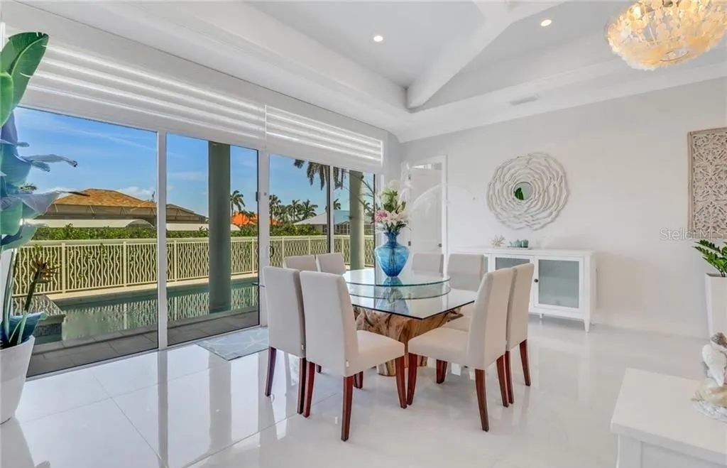 1070 DANA CT