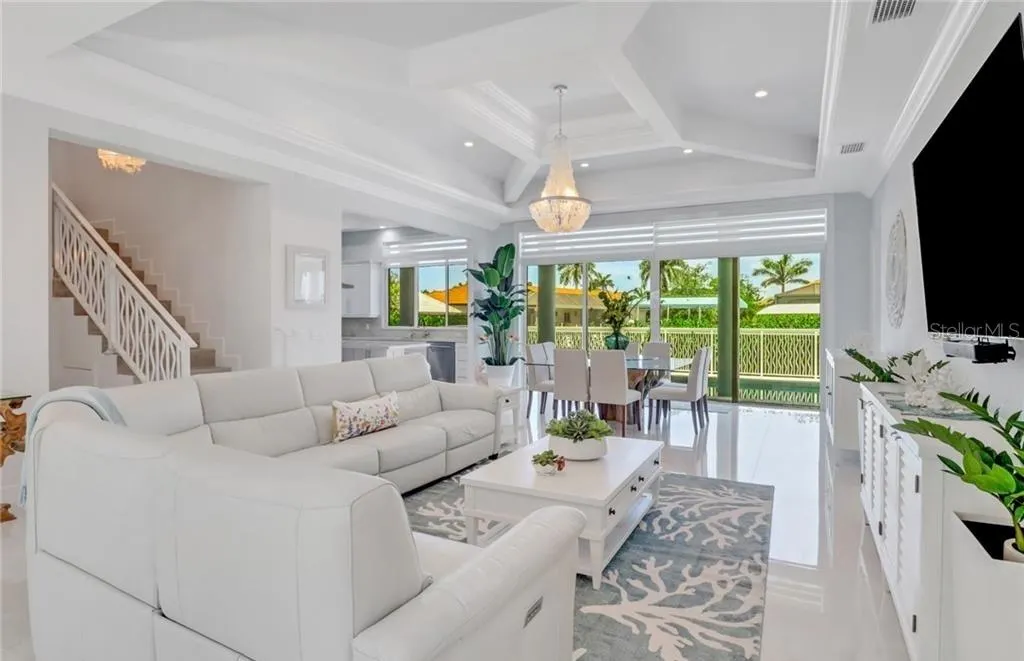 1070 DANA CT