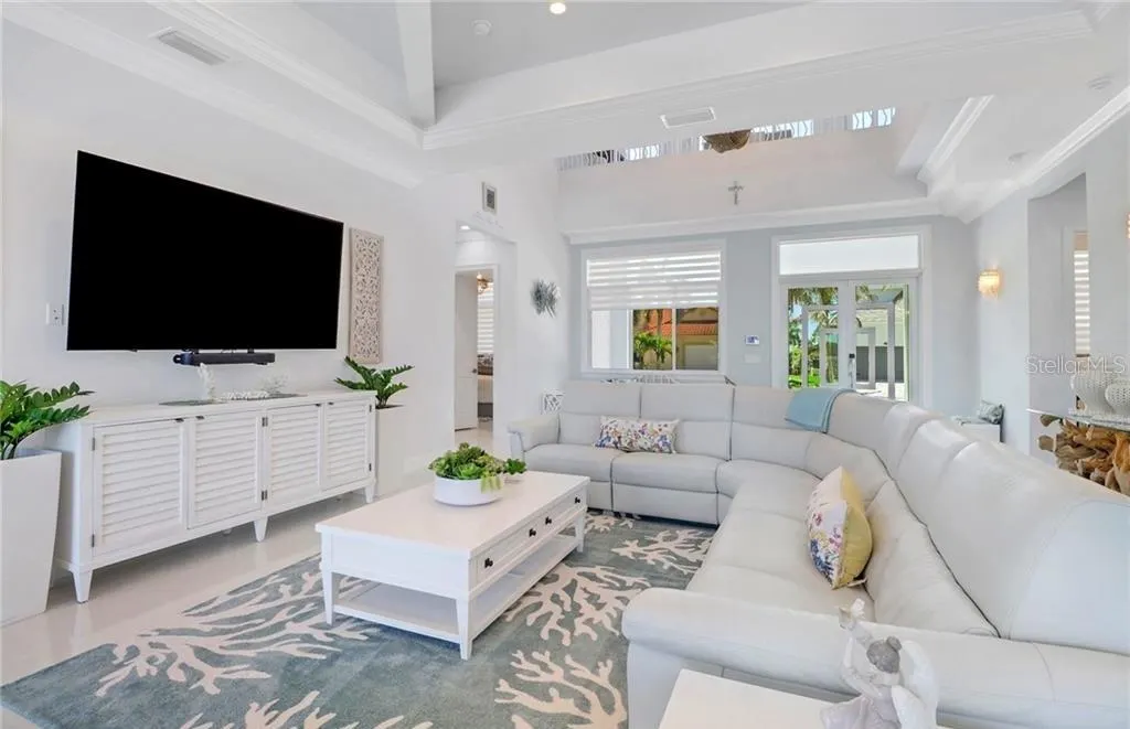1070 DANA CT