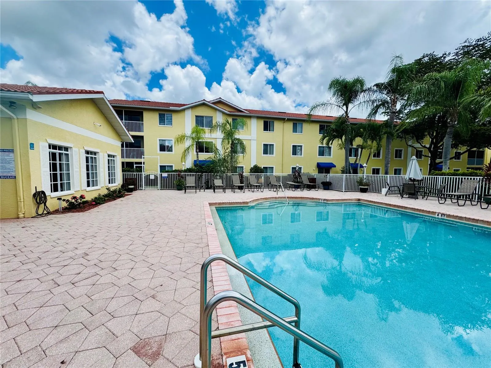 8304 KEY ROYAL CIR #1721, #1721