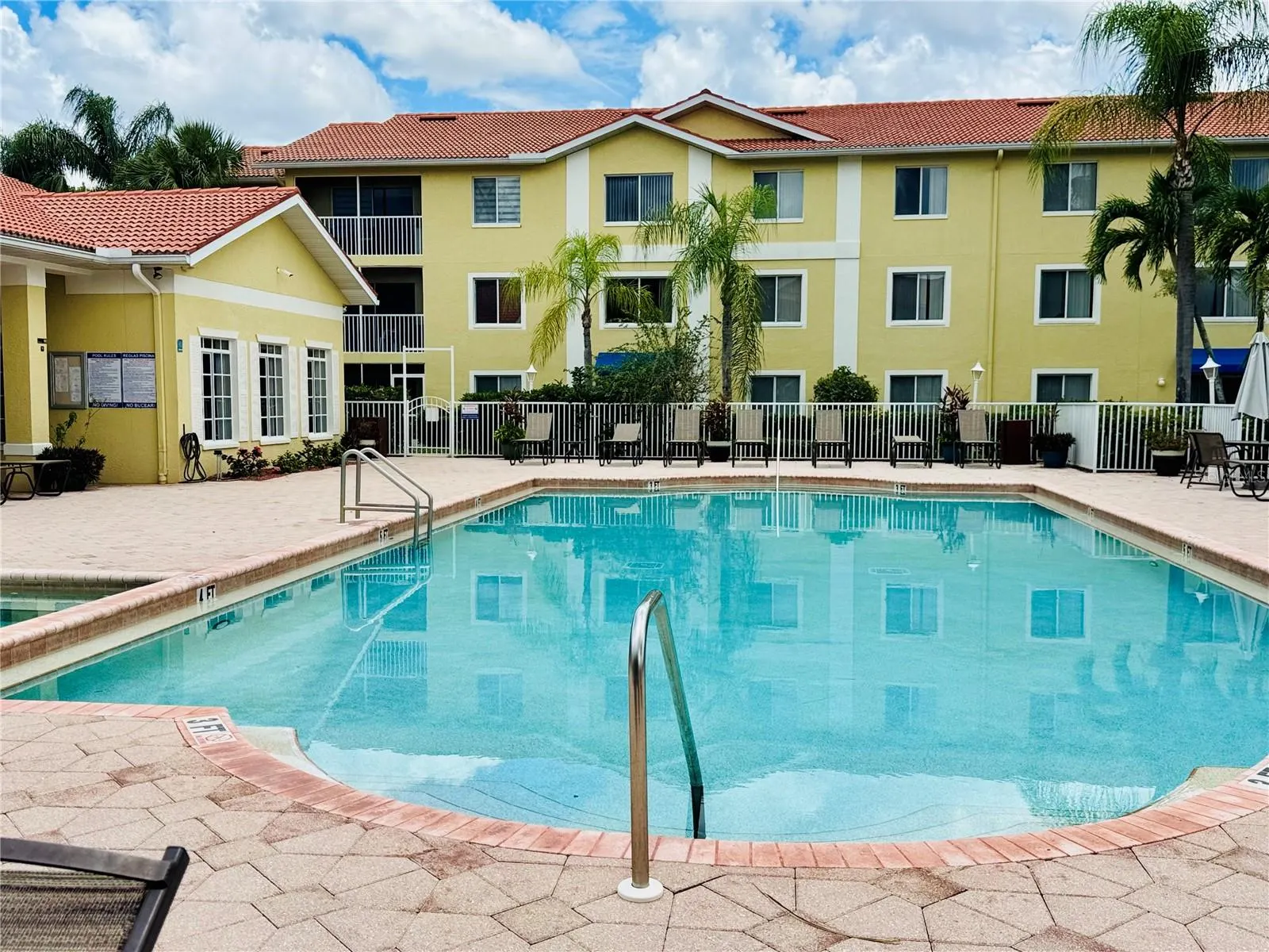 8304 KEY ROYAL CIR #1721, #1721