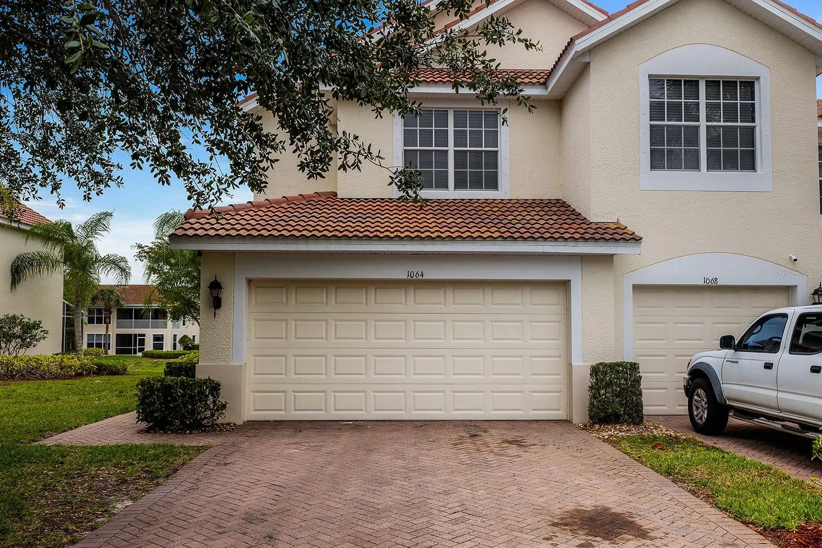 1064 HAMPTON CIR #54, #54