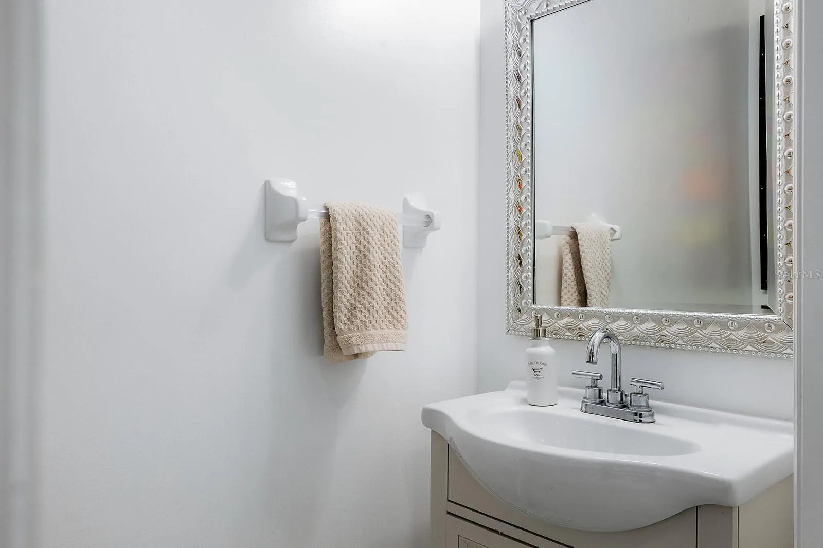 1064 HAMPTON CIR #54, #54