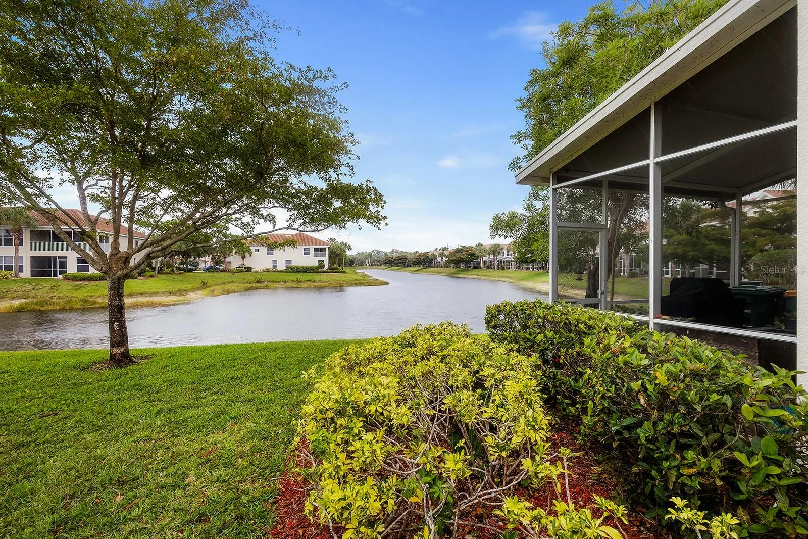 1064 HAMPTON CIR #54, #54