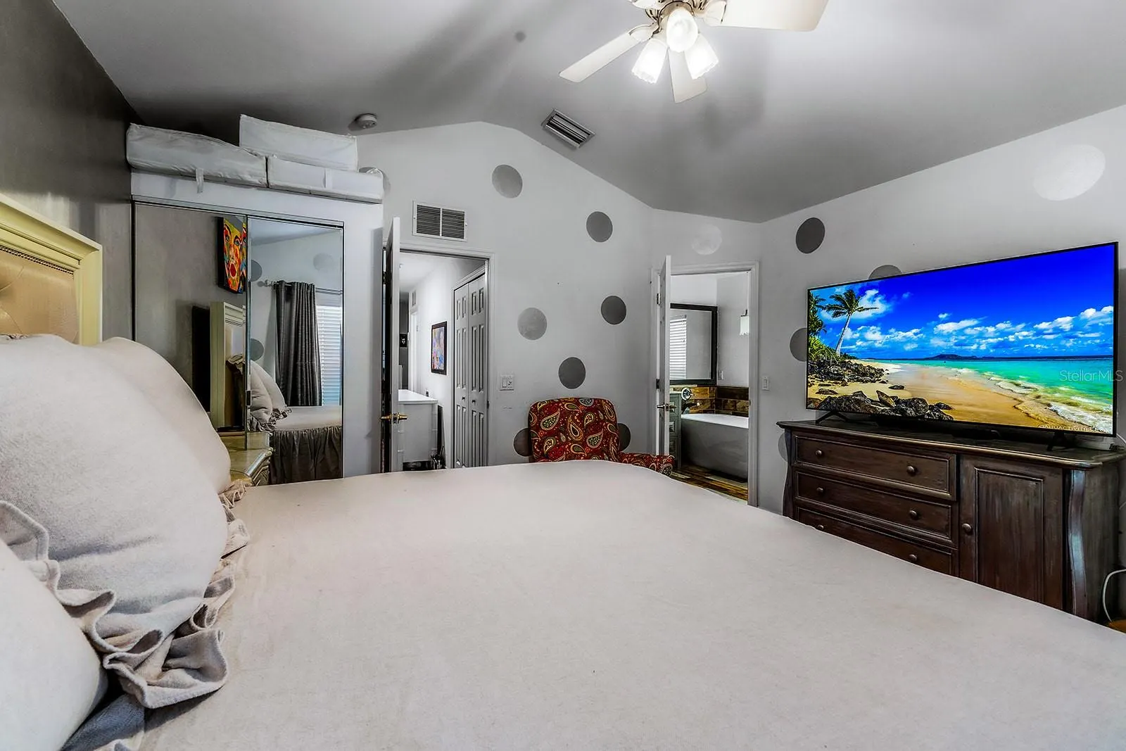 1064 HAMPTON CIR #54, #54