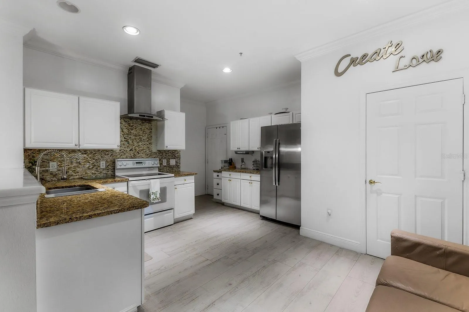 1064 HAMPTON CIR #54, #54