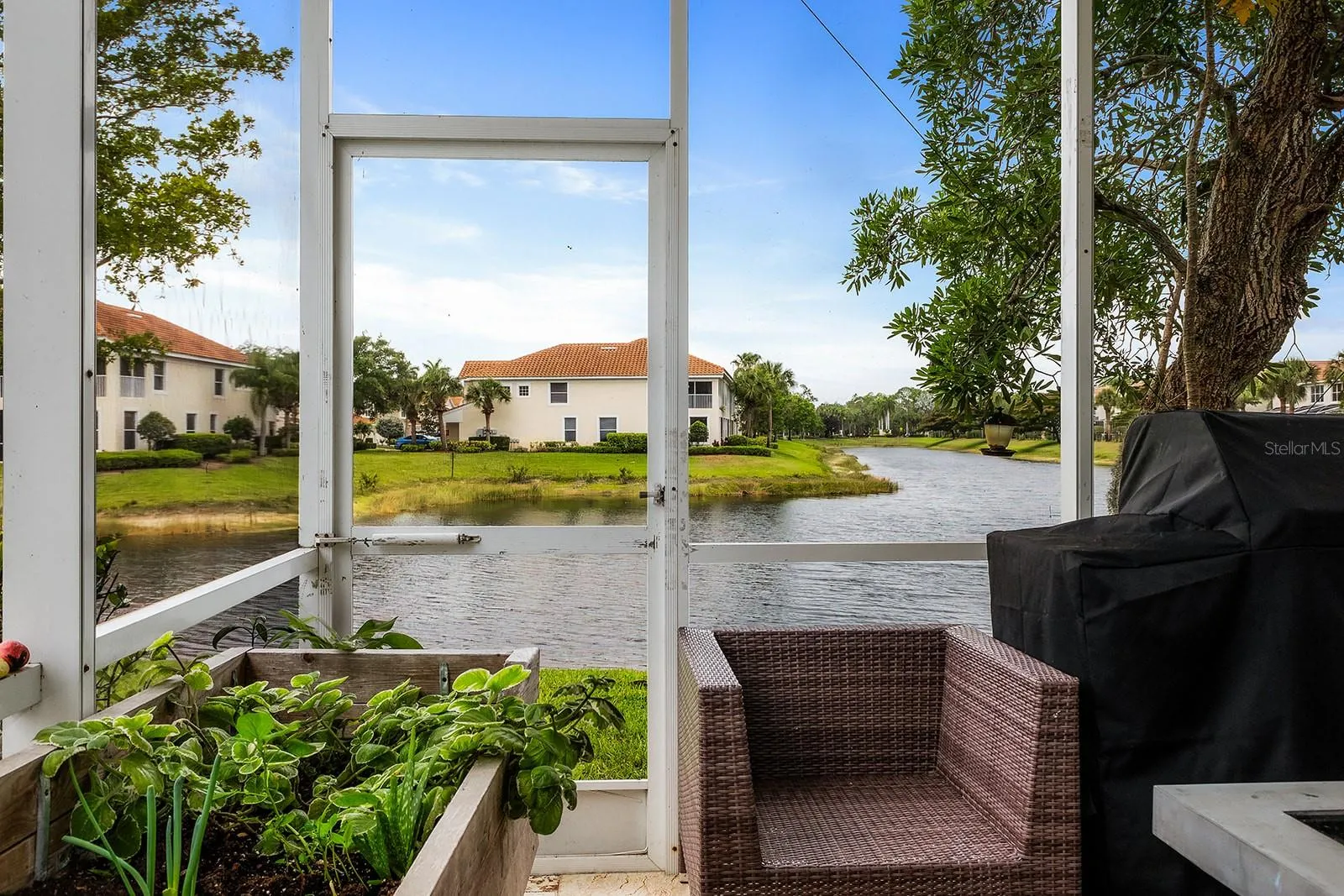 1064 HAMPTON CIR #54, #54