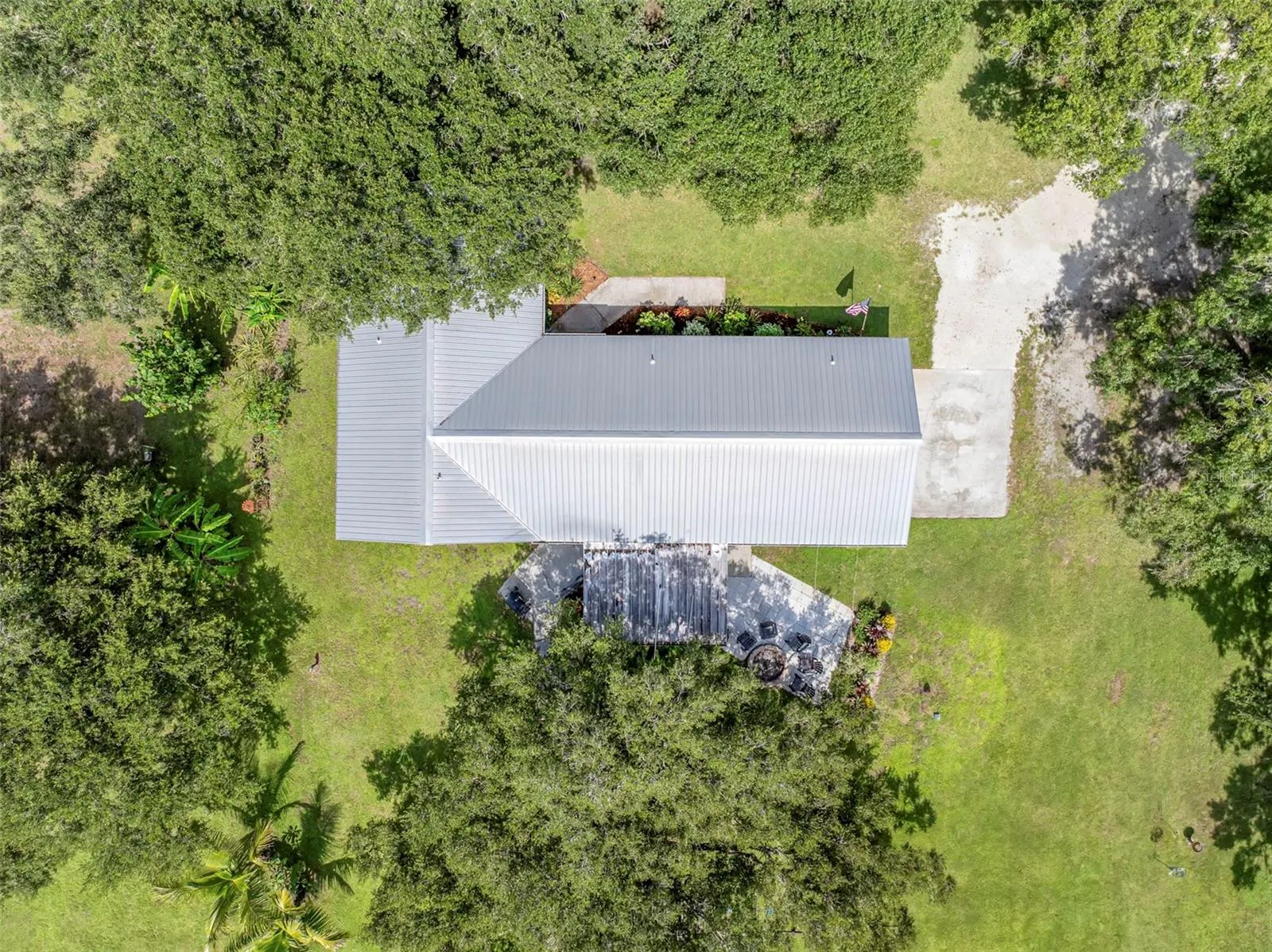 1133 CRESCENT AVE