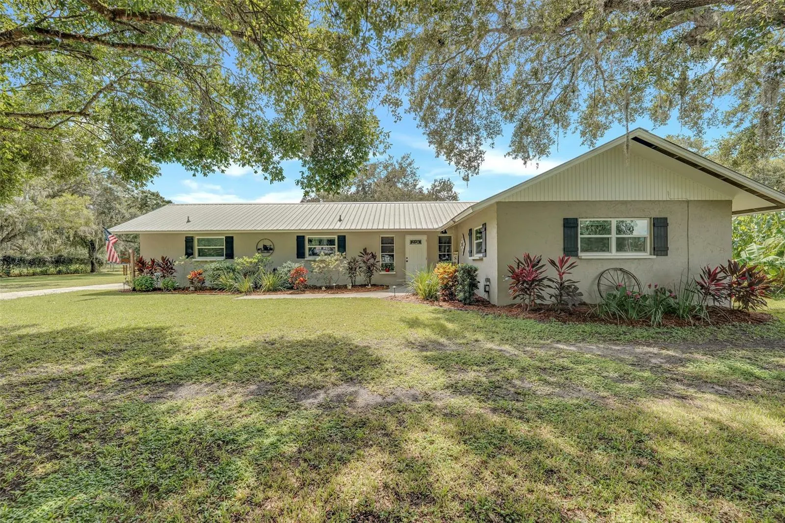 1133 CRESCENT AVE