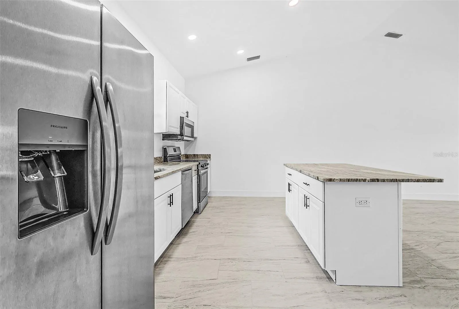 27159 ALHAMBRA DR