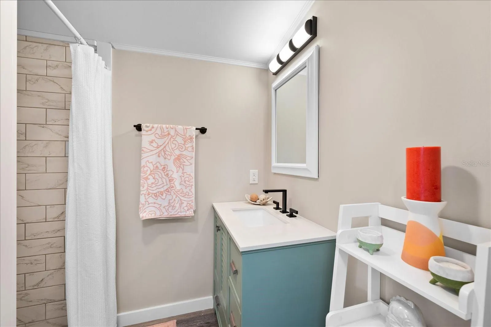 228 LANCER DR