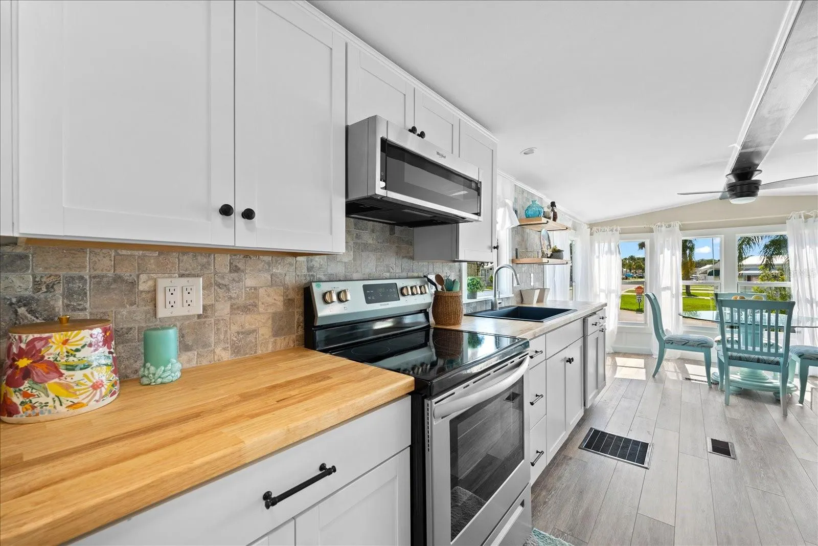 228 LANCER DR