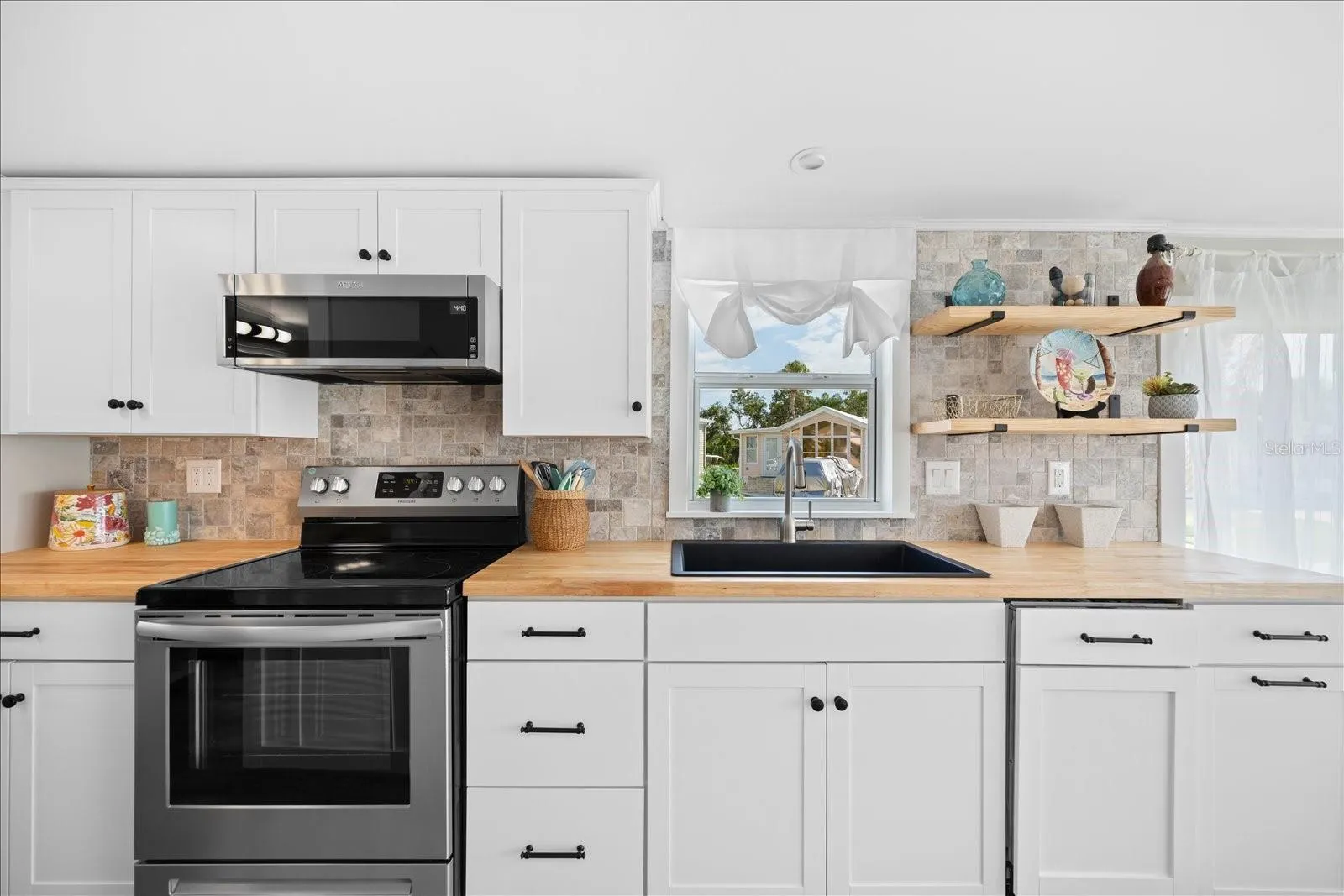 228 LANCER DR