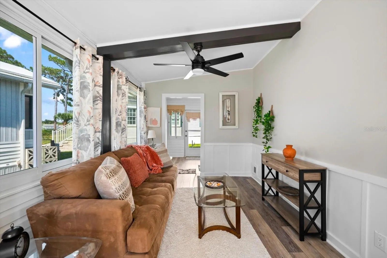 228 LANCER DR