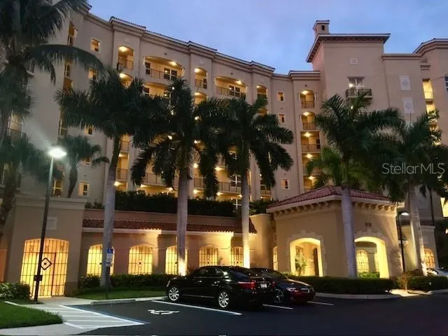 3321 SUNSET KEY CIR #501, #501