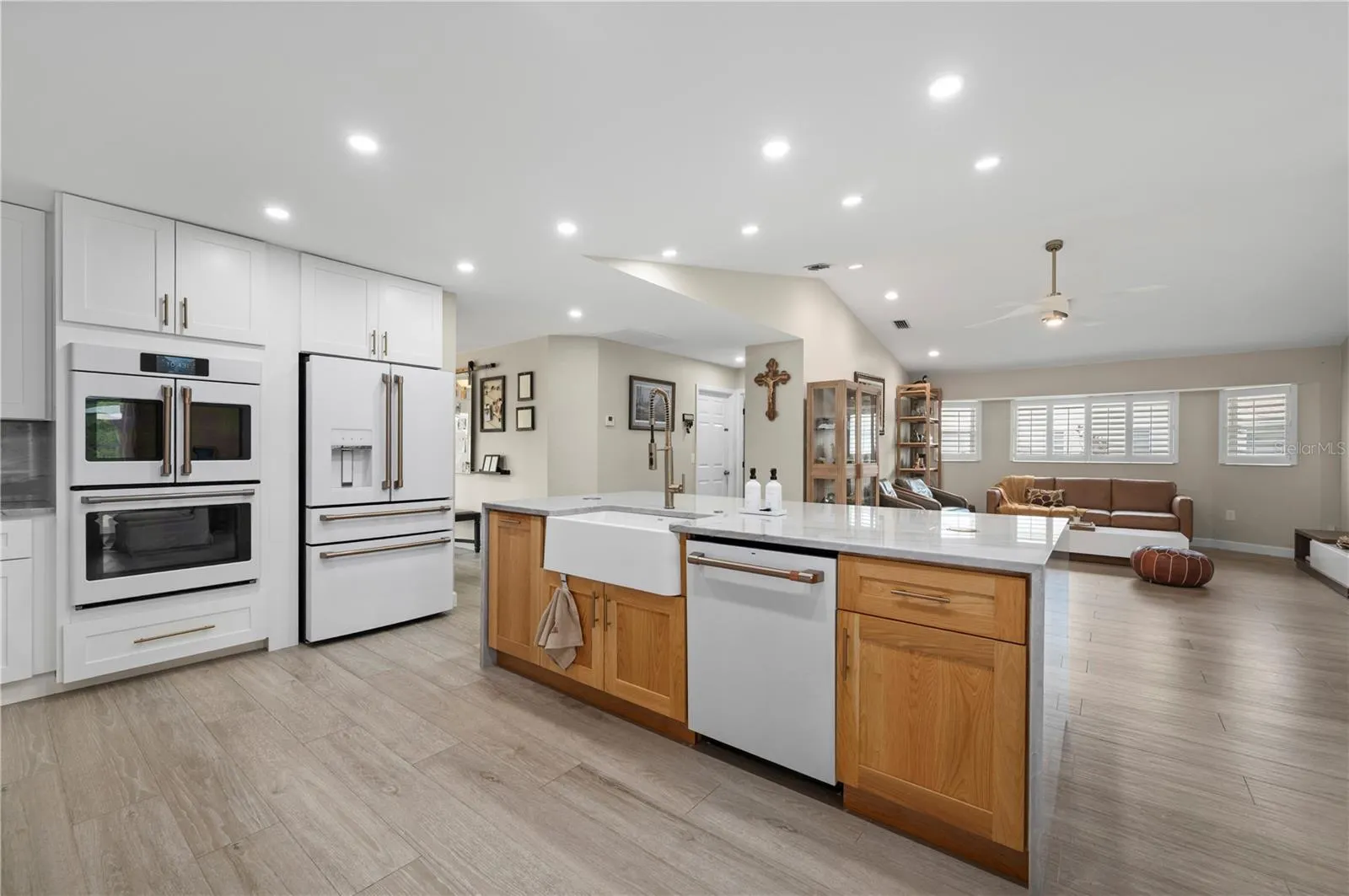 26176 ARGENTINA DR