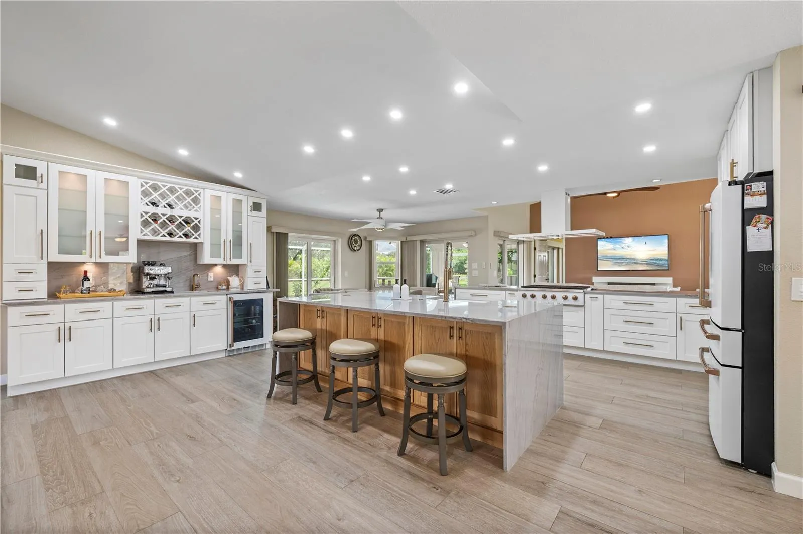 26176 ARGENTINA DR