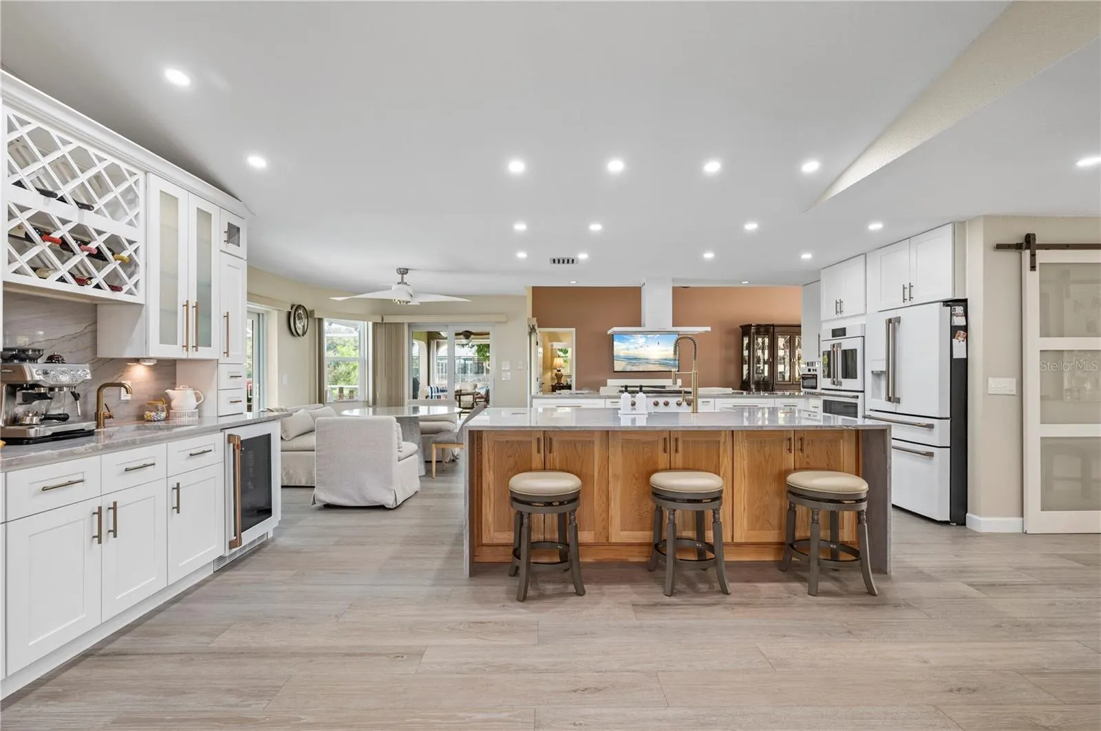 26176 ARGENTINA DR