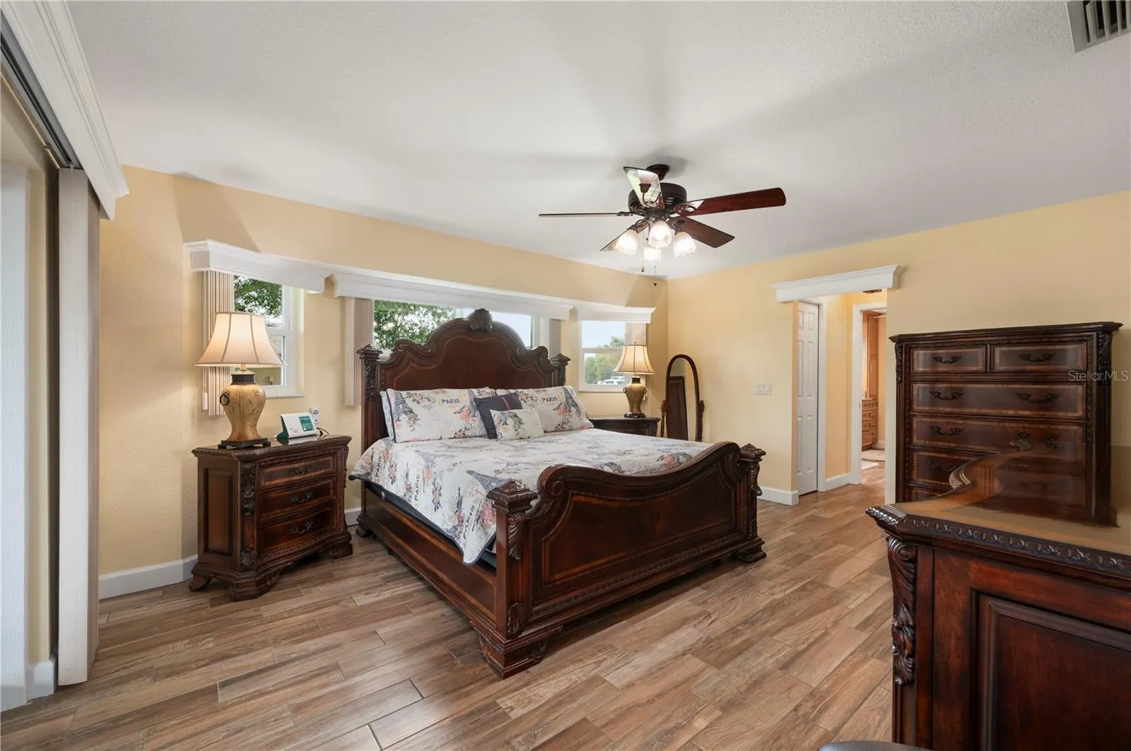 26176 ARGENTINA DR
